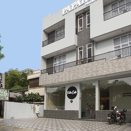 Super Oyo Capital O 92066 Papakoel Hotel & Cafe ميدان المظهر الخارجي الصورة